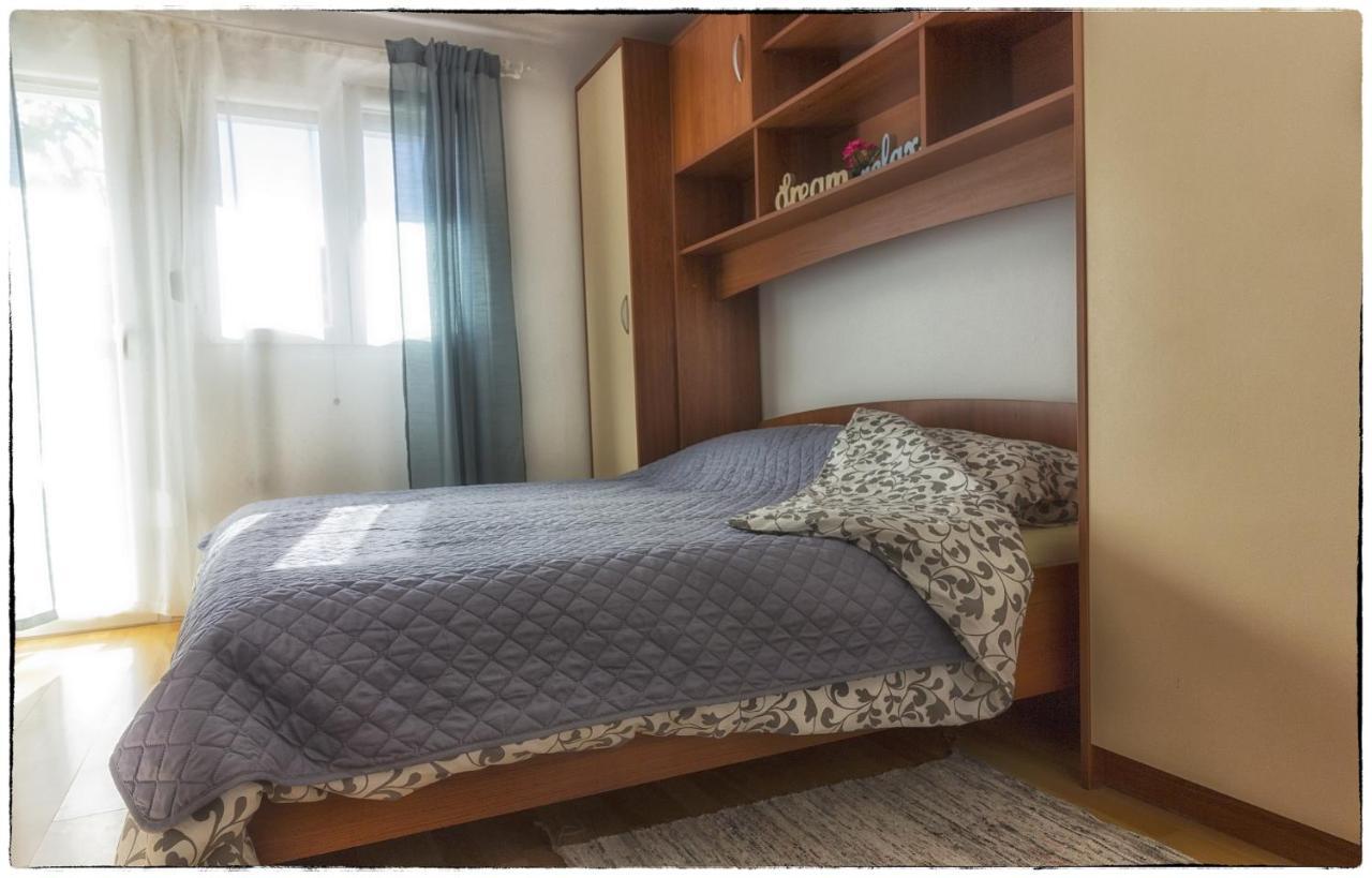 Apartamento Apartman Sorgo Zambratija  Exterior foto