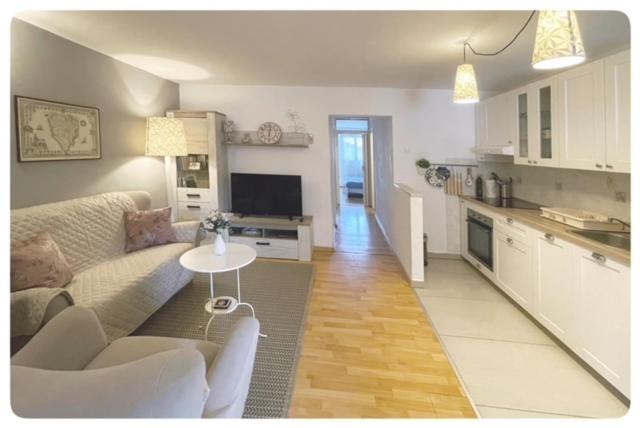 Apartamento Apartman Sorgo Zambratija  Exterior foto